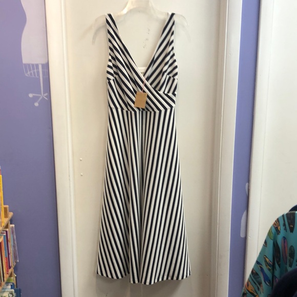 Boden Dresses & Skirts - Boden Black and White Sleeveless A-Line Midi Dress